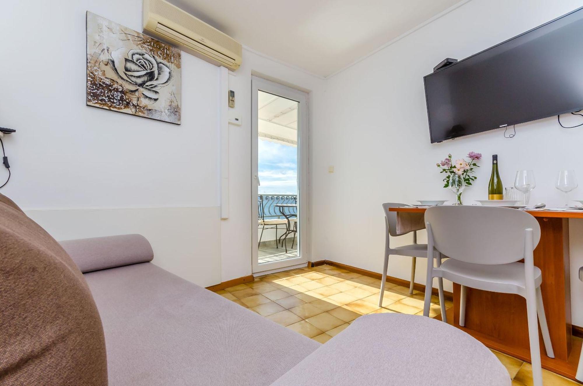 Apartments Bety Dugi Rat Exterior photo